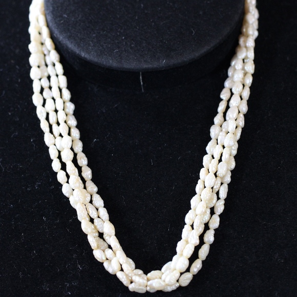 White Freshwater Pearls (4mm) - Picture 1 of 5